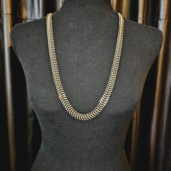 H&M Gold Tone Chain Fish Bone Necklace - Picture 3 of 8
